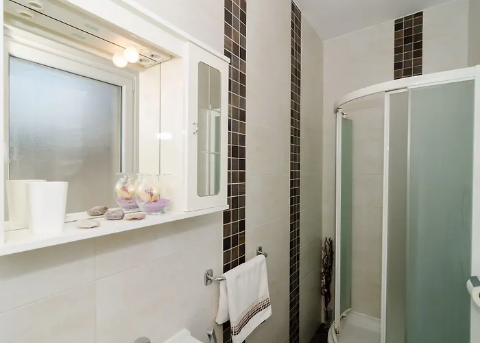 Red Orange Apartman *