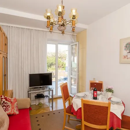 Red Orange Apartment *